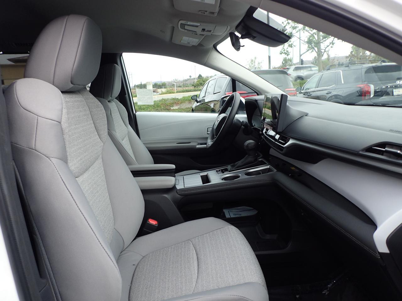 2025 Toyota Sienna LE Anaheim CA