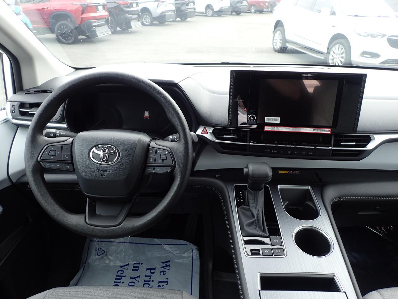 2025 Toyota Sienna LE Anaheim CA