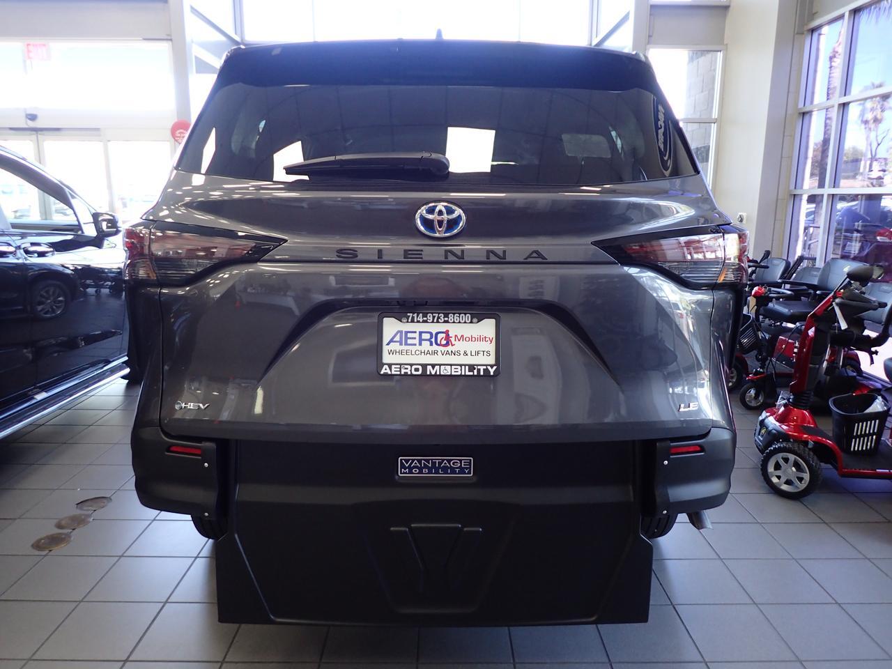 2025 Toyota Sienna LE Anaheim CA
