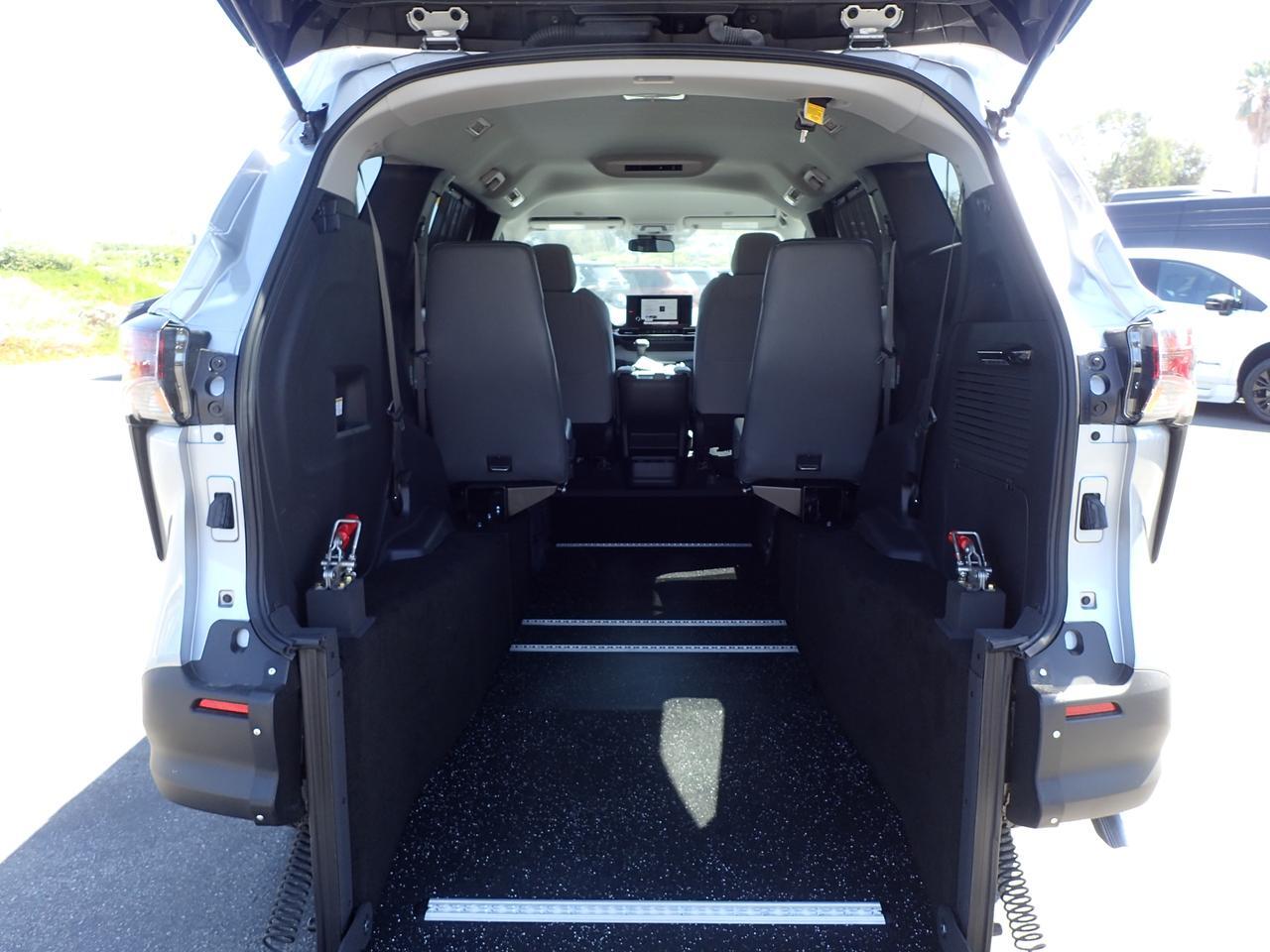 2025 Toyota Sienna LE Anaheim CA