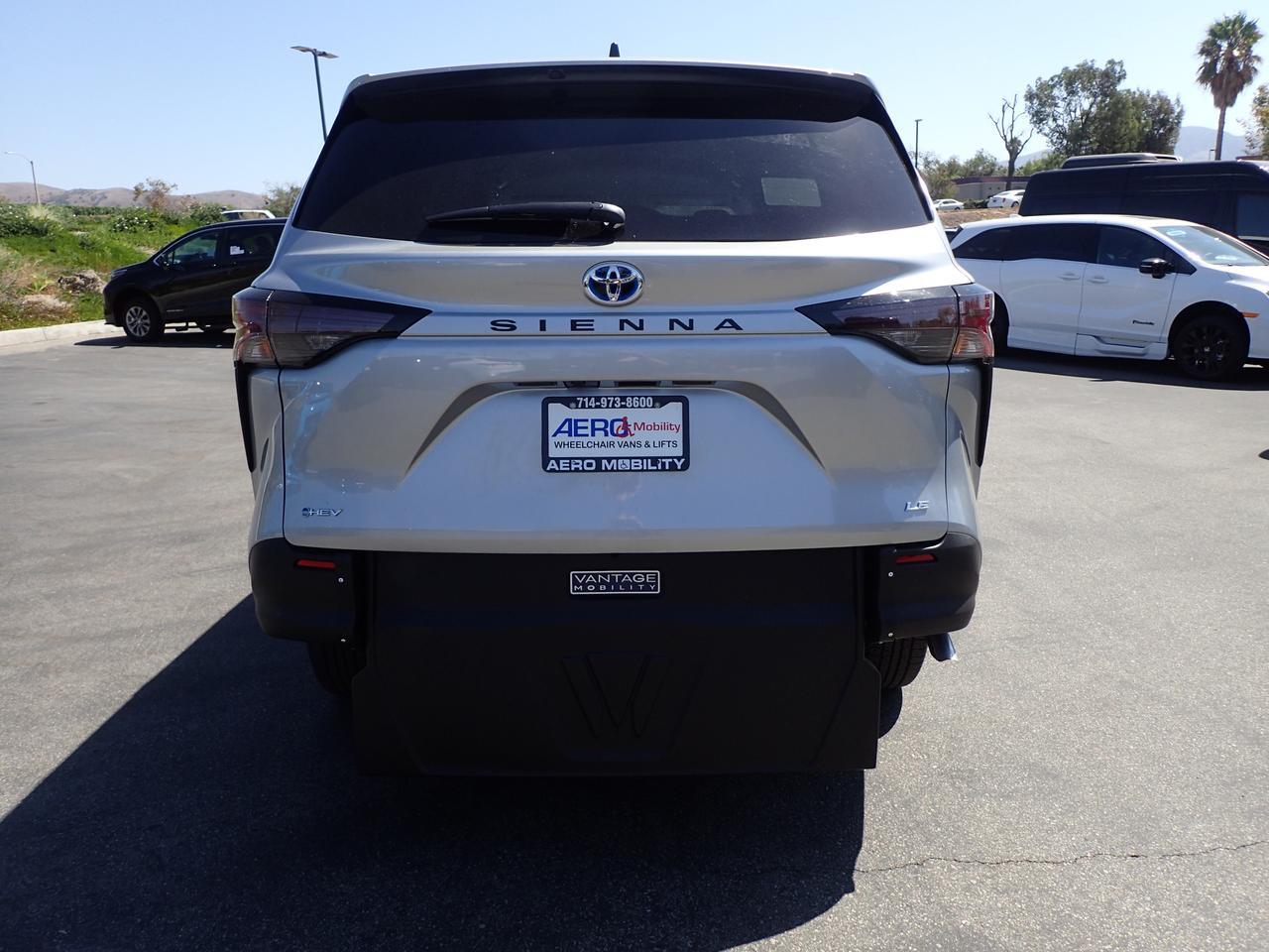 2025 Toyota Sienna LE Anaheim CA