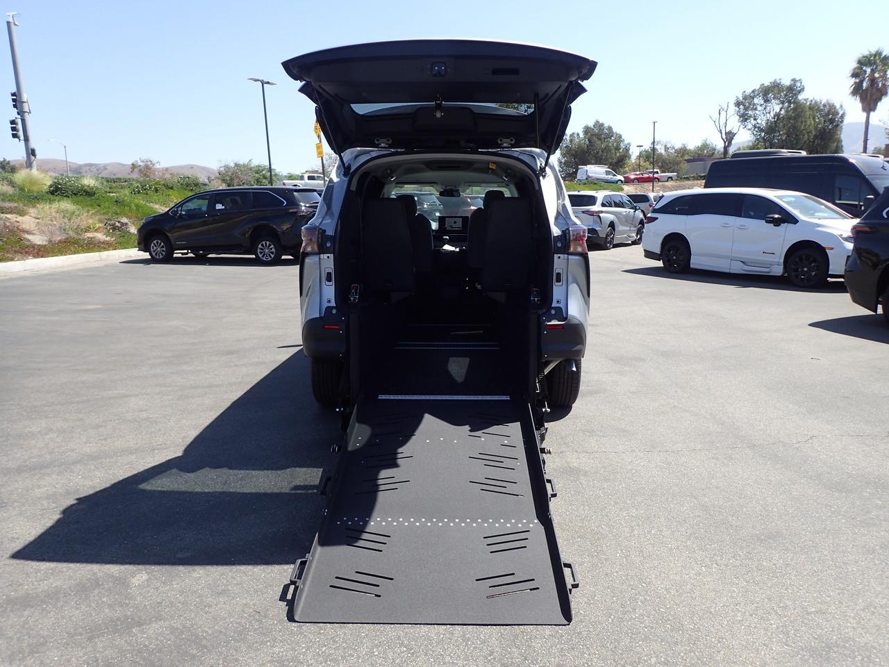 2025 Toyota Sienna LE Anaheim CA