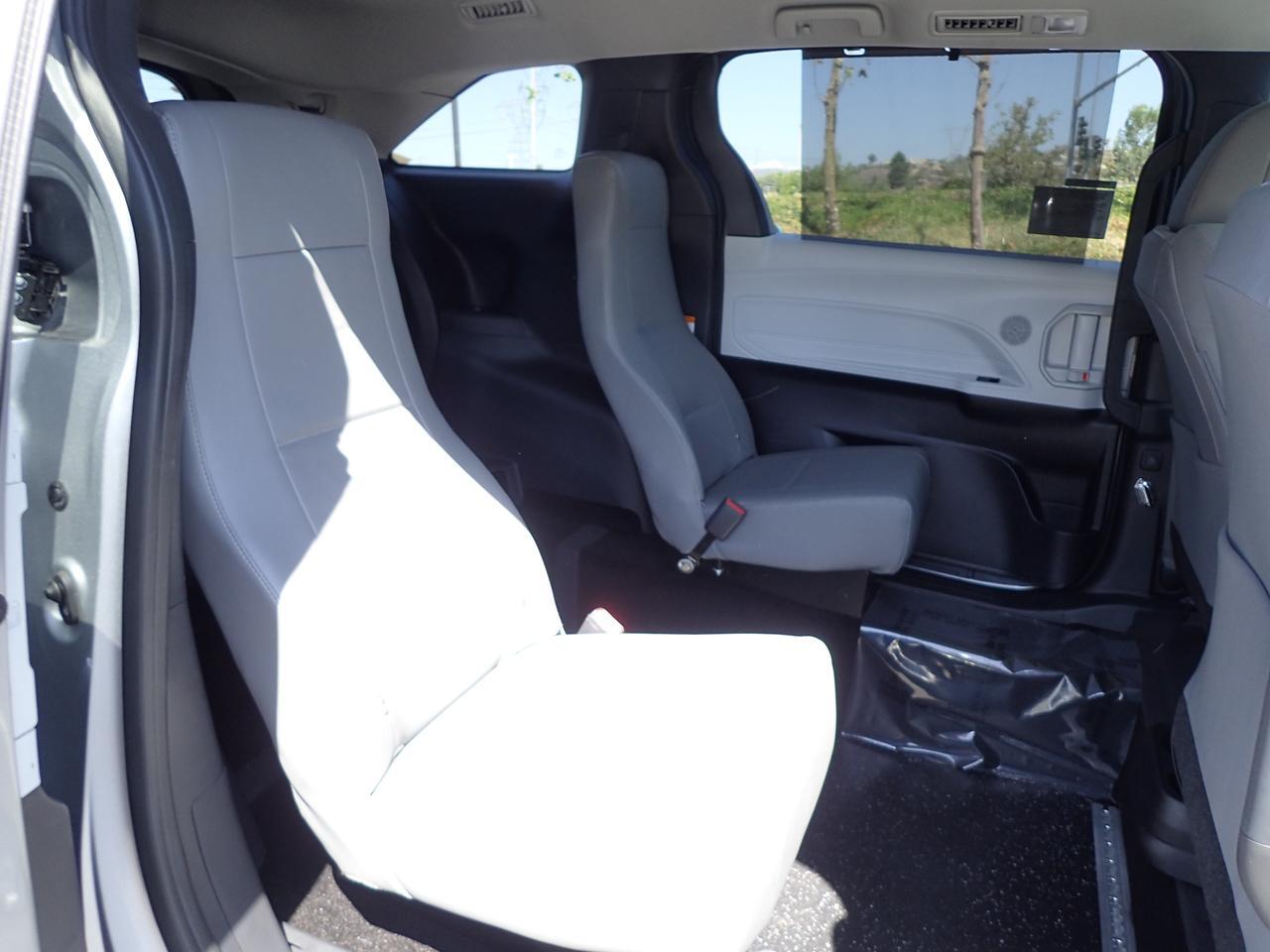 2025 Toyota Sienna LE Anaheim CA