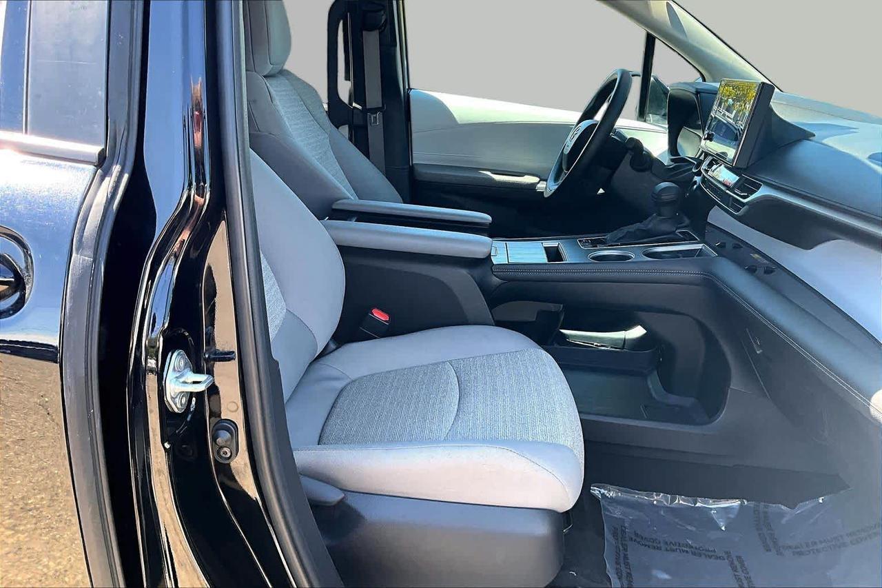 2025 Toyota Sienna LE Folsom CA
