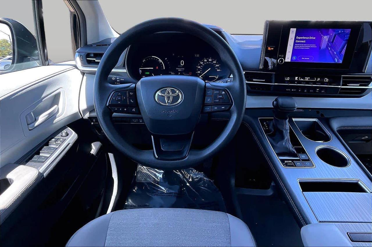 2025 Toyota Sienna LE Folsom CA