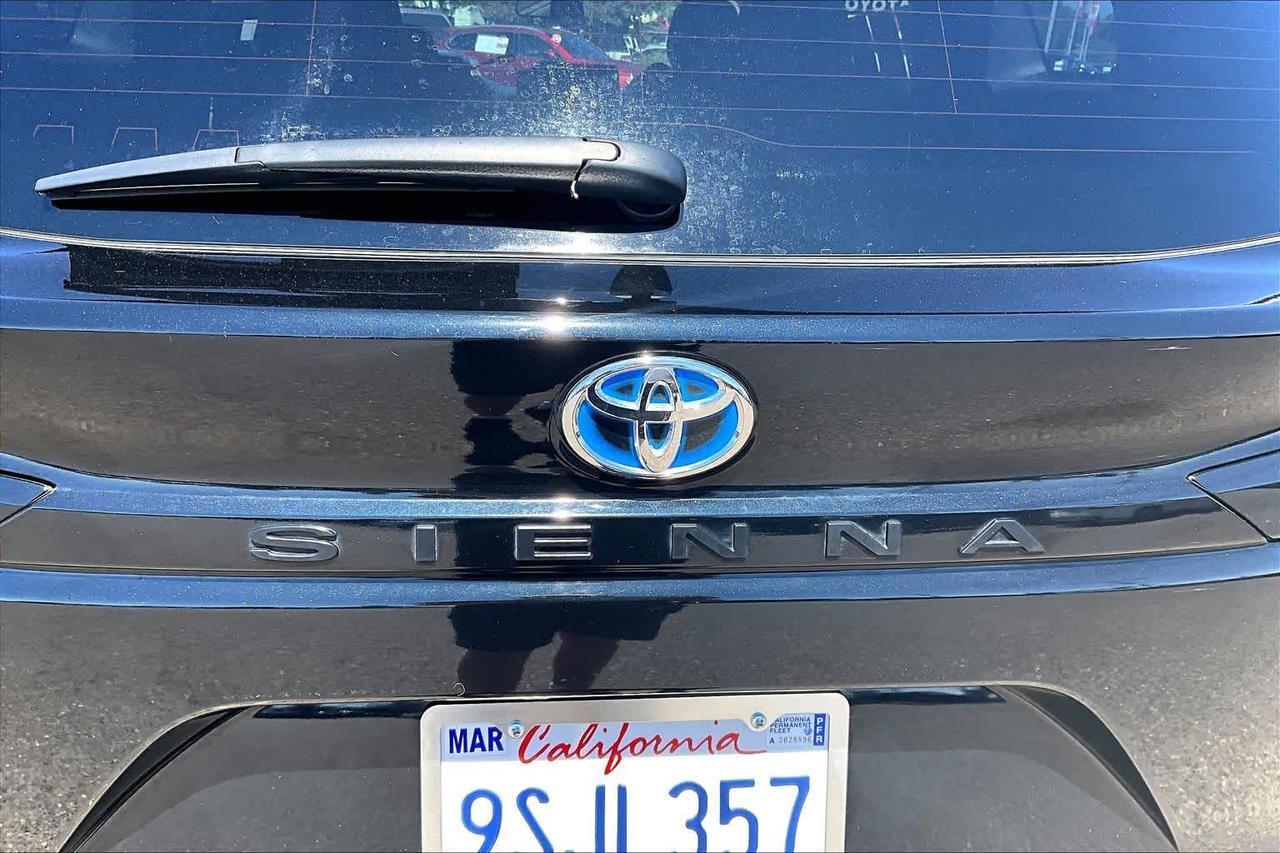 2025 Toyota Sienna LE Folsom CA