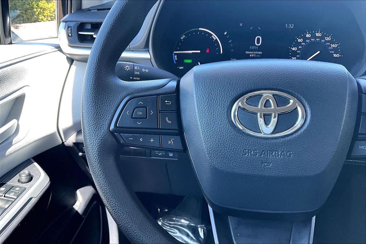 2025 Toyota Sienna LE Folsom CA