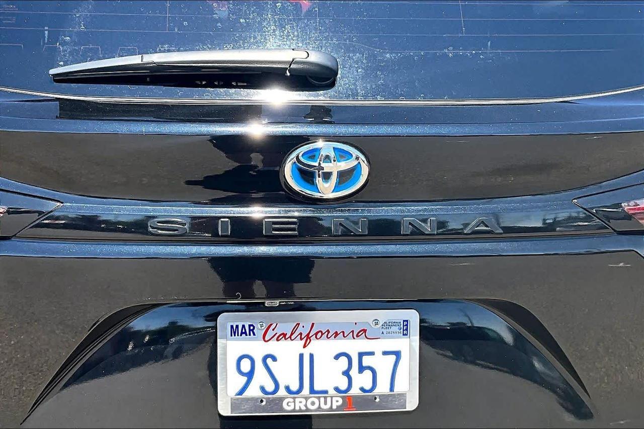 2025 Toyota Sienna LE Folsom CA
