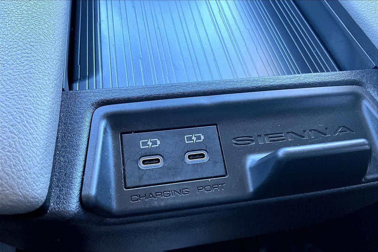 2025 Toyota Sienna LE Folsom CA