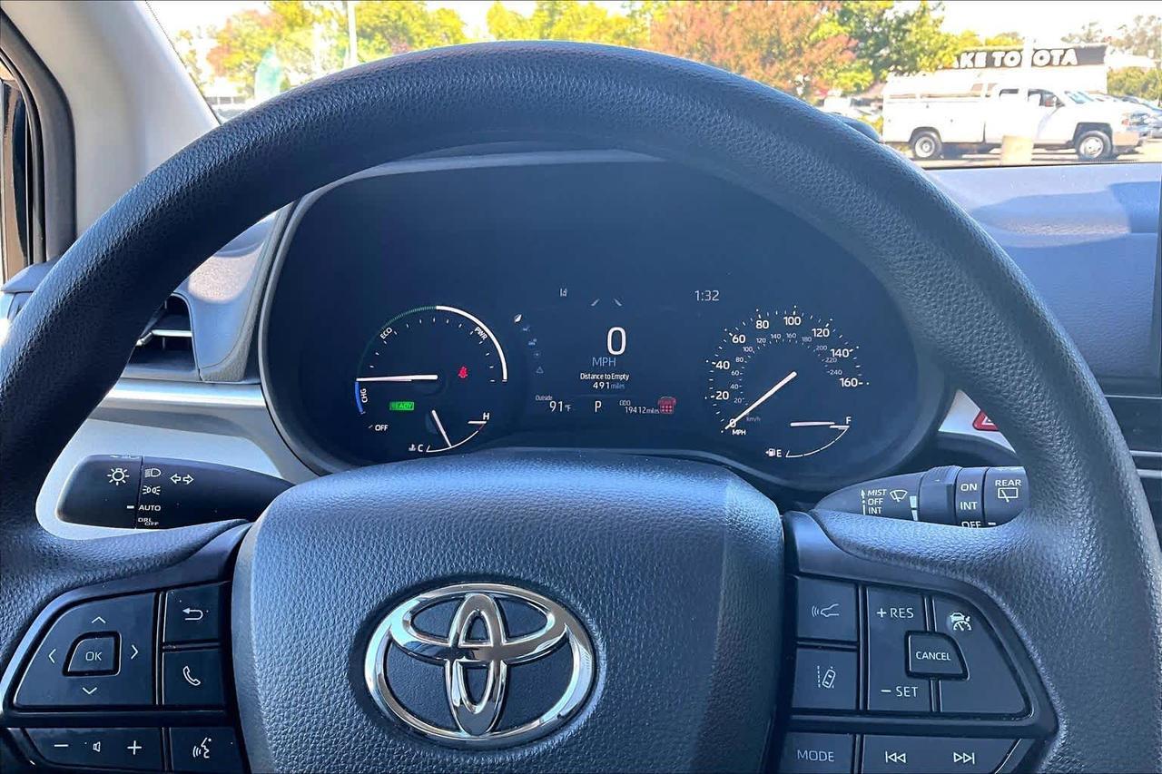 2025 Toyota Sienna LE Folsom CA