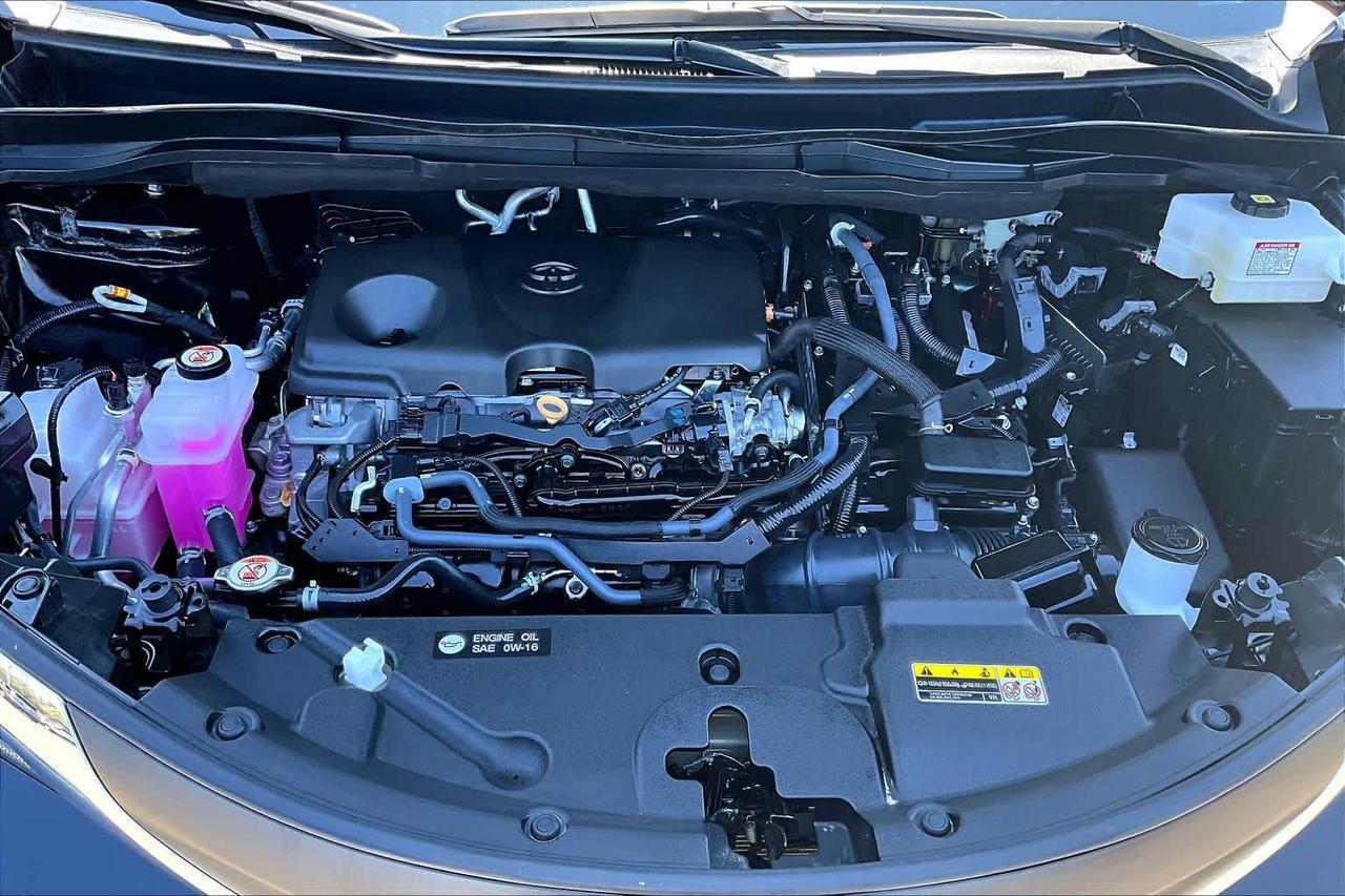 2025 Toyota Sienna LE Folsom CA
