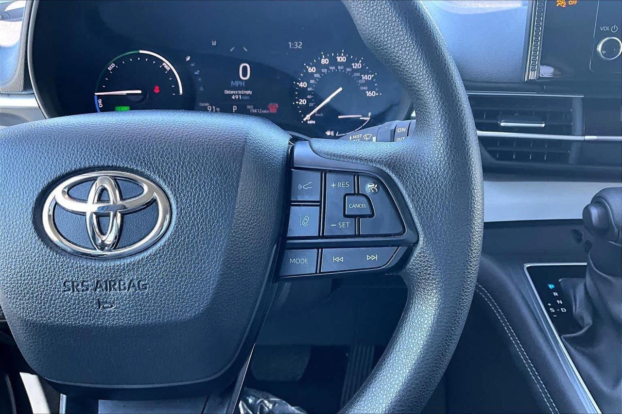 2025 Toyota Sienna LE Folsom CA