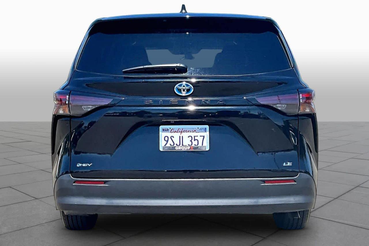 2025 Toyota Sienna LE Folsom CA