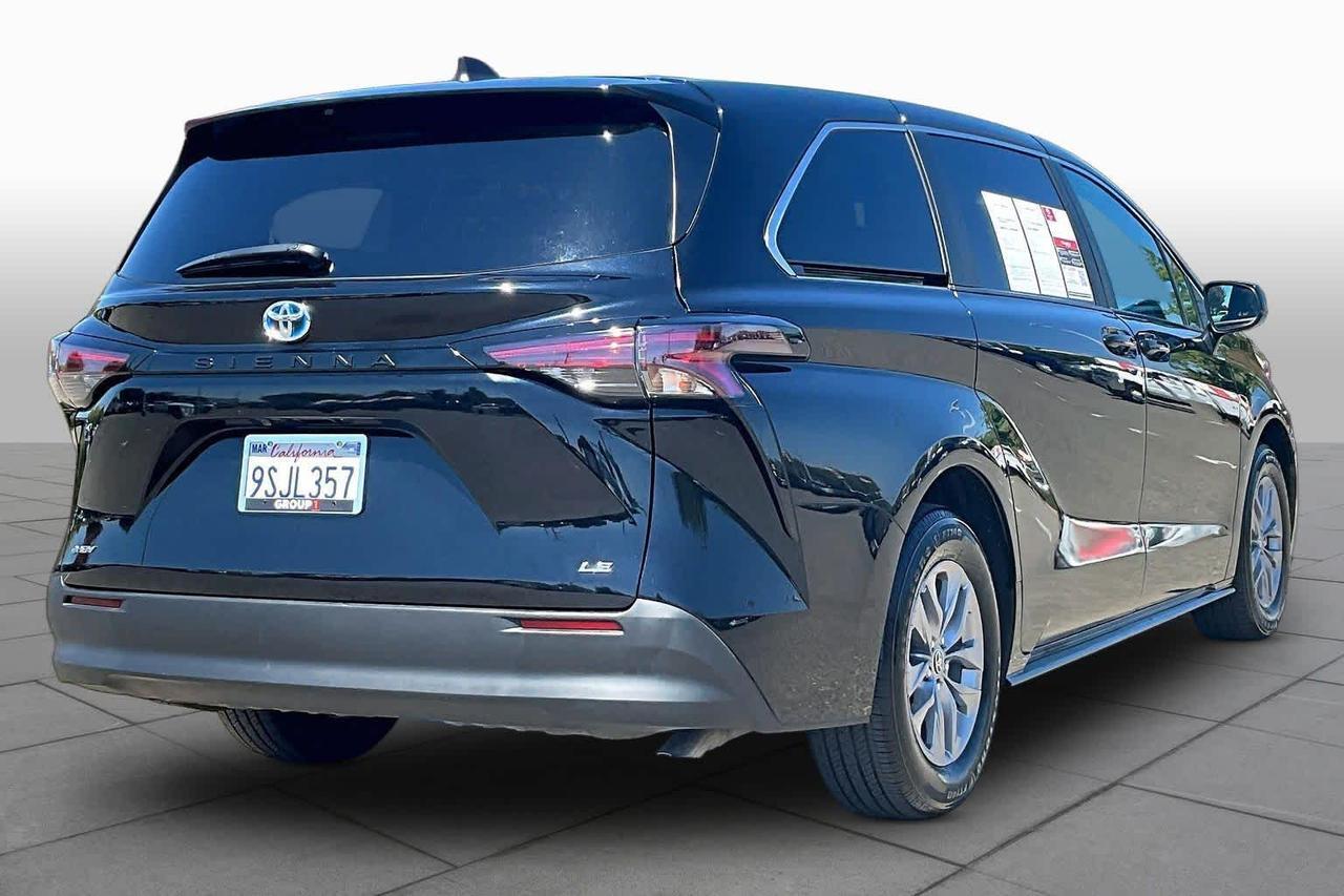 2025 Toyota Sienna LE Folsom CA