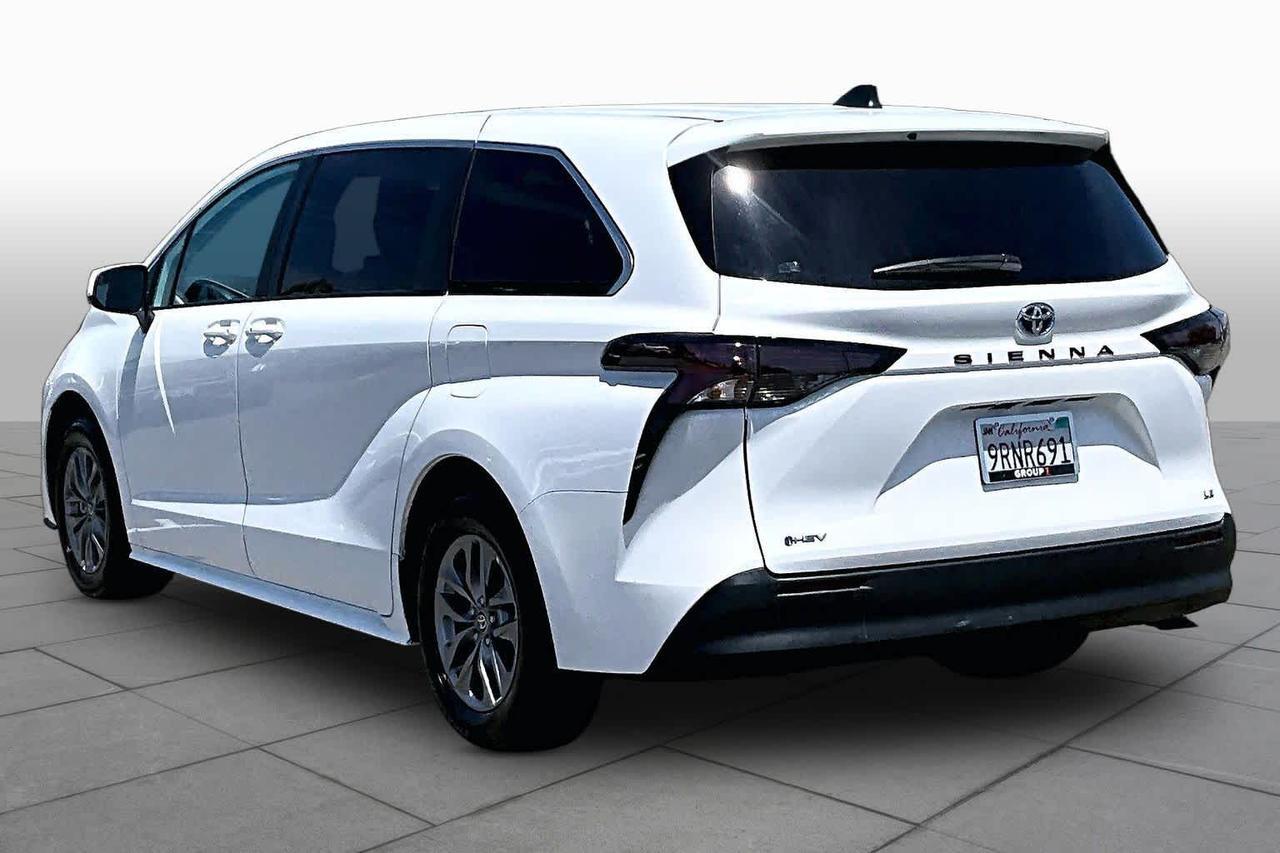2025 Toyota Sienna LE Folsom CA