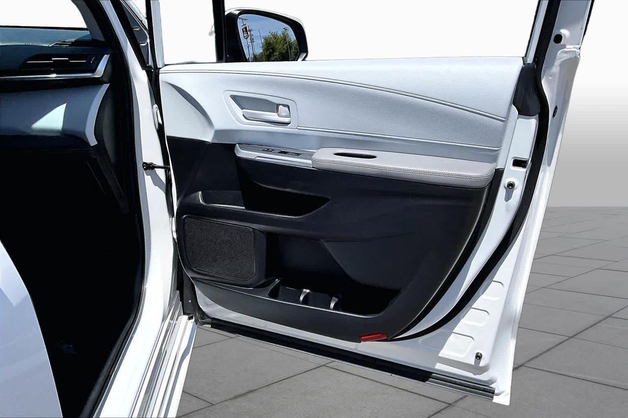 2025 Toyota Sienna LE Folsom CA