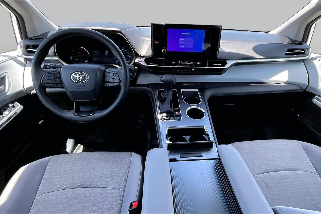 2025 Toyota Sienna LE Folsom CA