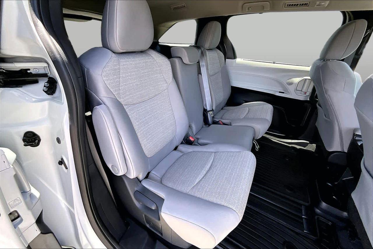 2025 Toyota Sienna LE Folsom CA