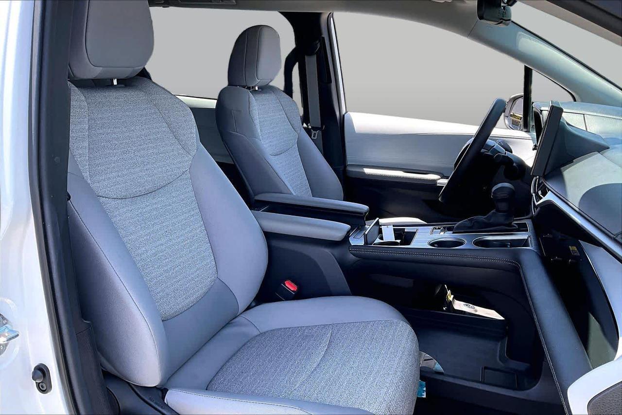 2025 Toyota Sienna LE Folsom CA