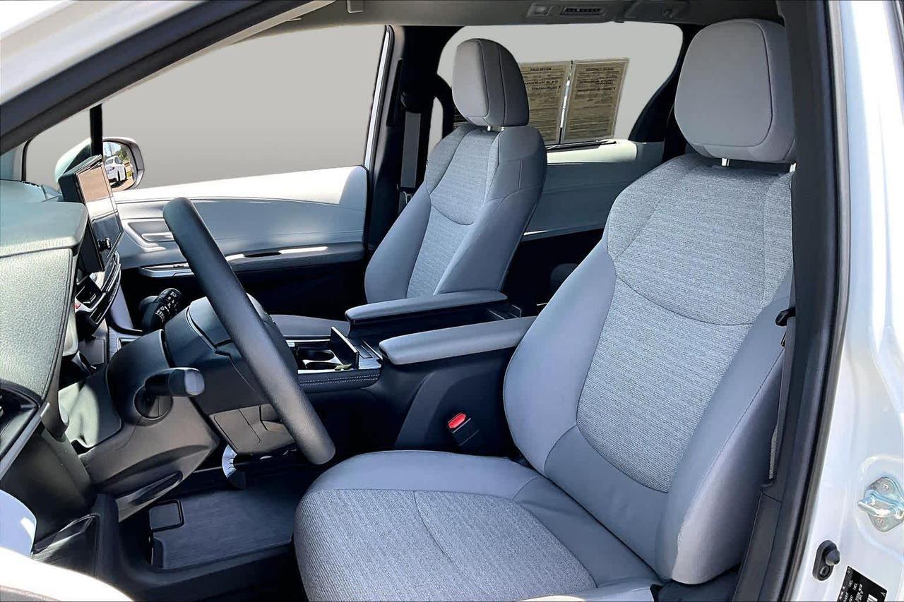 2025 Toyota Sienna LE Folsom CA