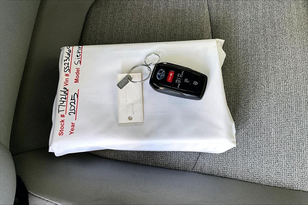 2025 Toyota Sienna LE Folsom CA