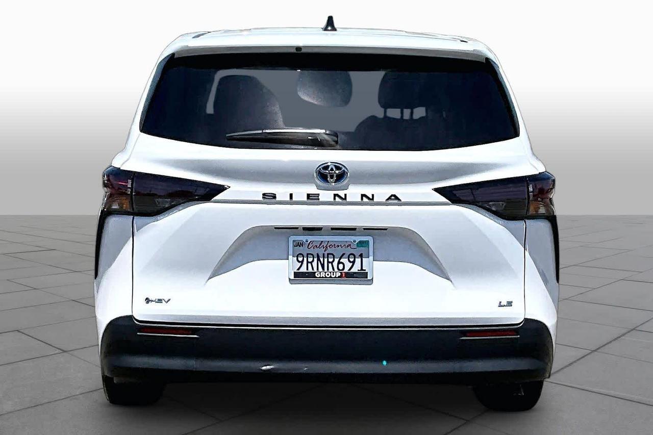 2025 Toyota Sienna LE Folsom CA