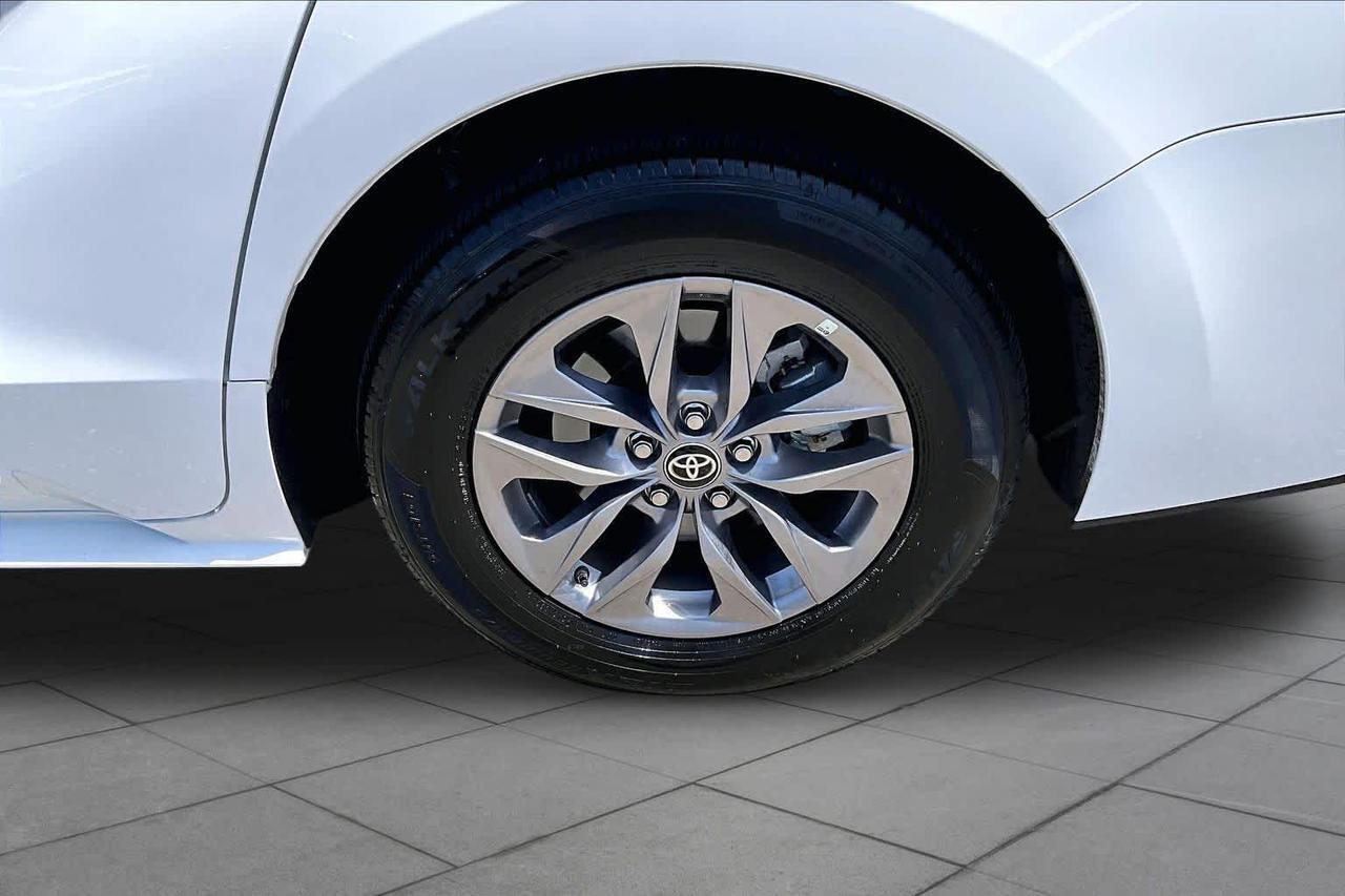 2025 Toyota Sienna LE Folsom CA
