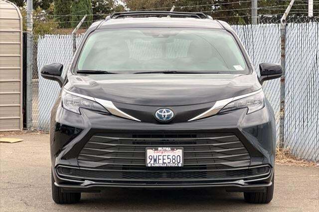 2025 Toyota Sienna LE Roseville CA