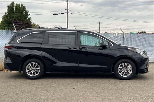 2025 Toyota Sienna LE Roseville CA