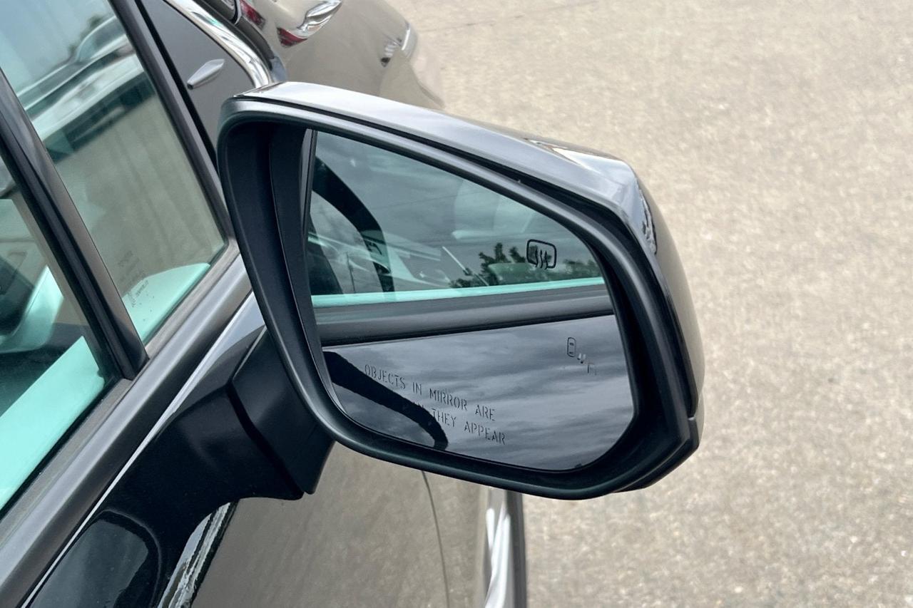 2025 Toyota Sienna LE Roseville CA