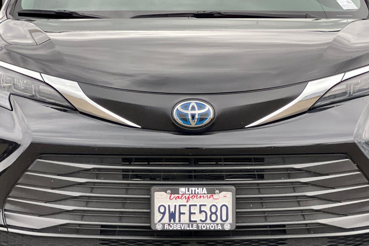 2025 Toyota Sienna LE Roseville CA
