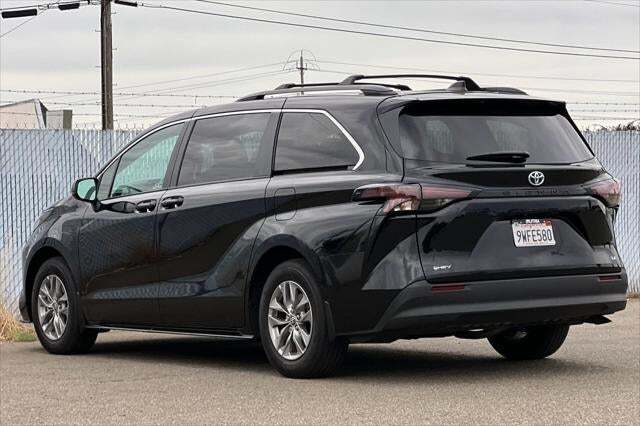 2025 Toyota Sienna LE Roseville CA