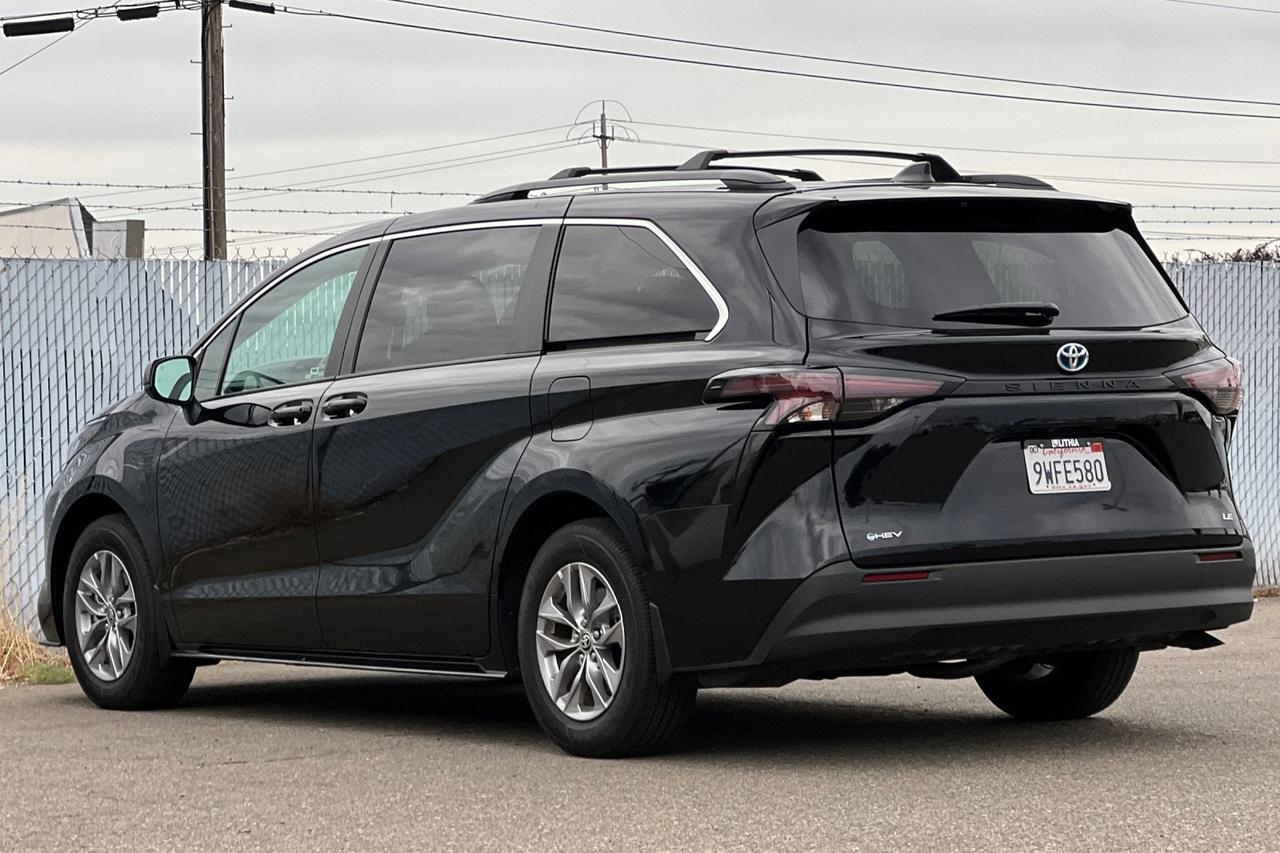 2025 Toyota Sienna LE Roseville CA
