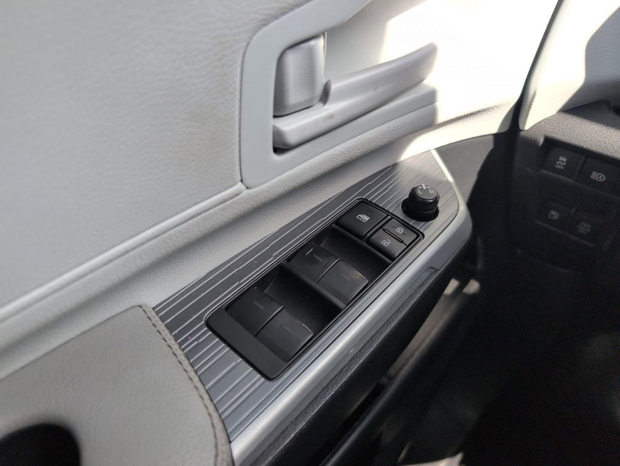 2025 Toyota Sienna LE San Antonio TX