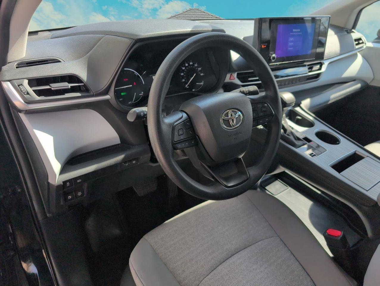 2025 Toyota Sienna LE San Antonio TX