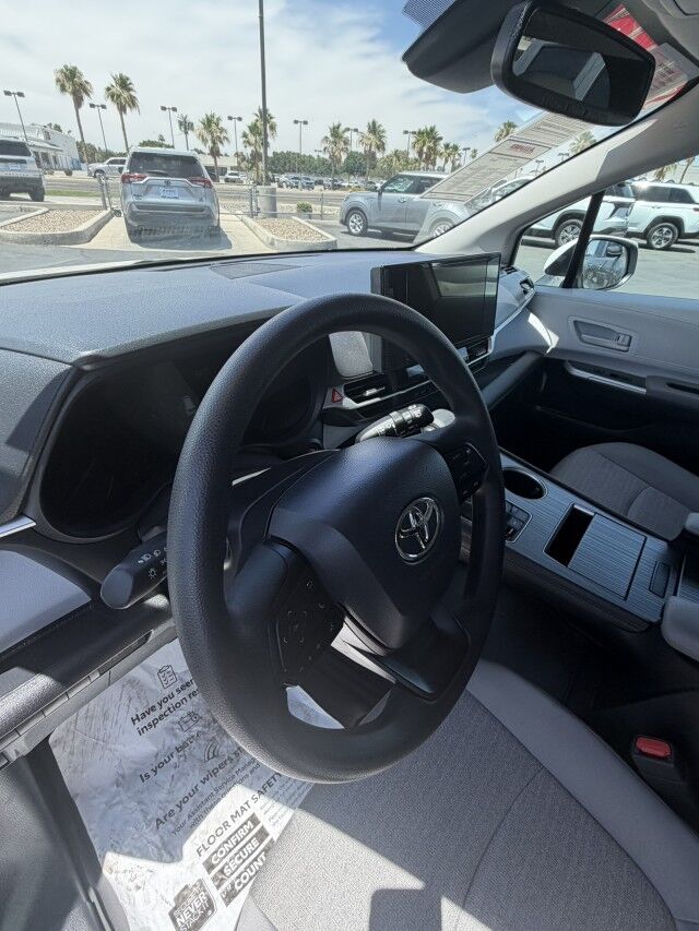 2025 Toyota Sienna LE Yuma AZ