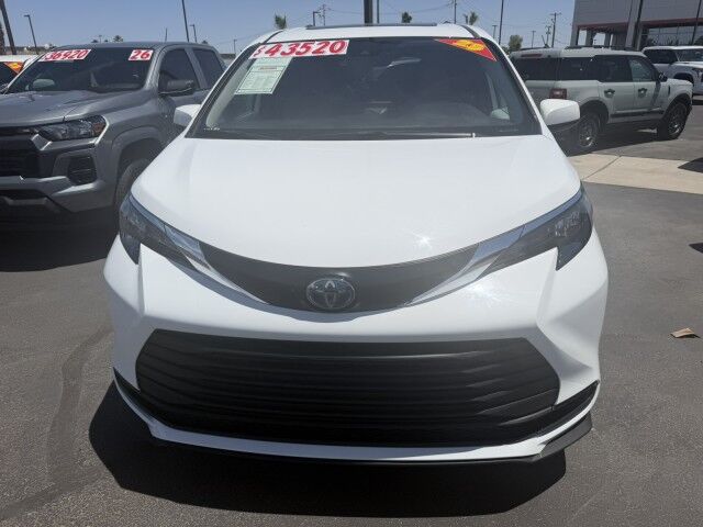 2025 Toyota Sienna LE Yuma AZ