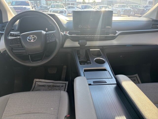 2025 Toyota Sienna LE Yuma AZ