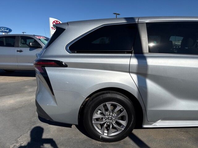2025 Toyota Sienna LE Yuma AZ