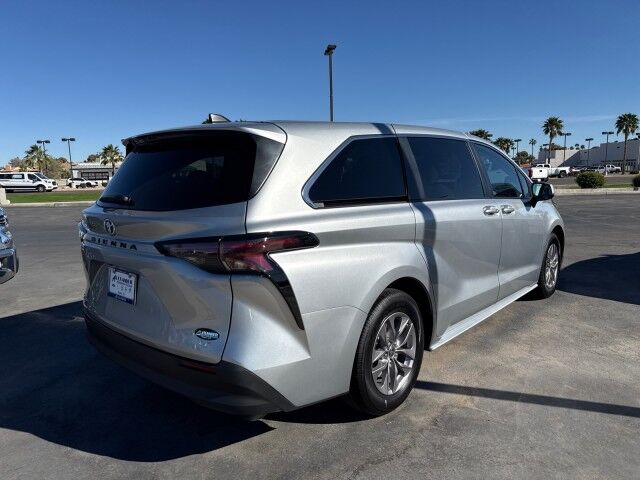 2025 Toyota Sienna LE Yuma AZ