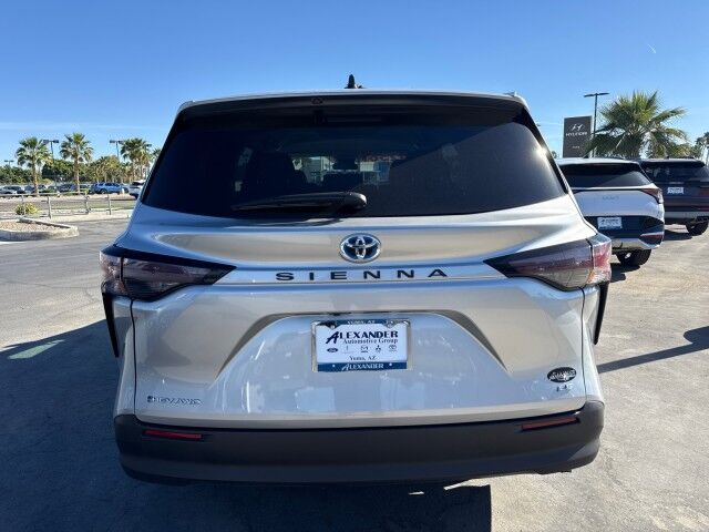 2025 Toyota Sienna LE Yuma AZ