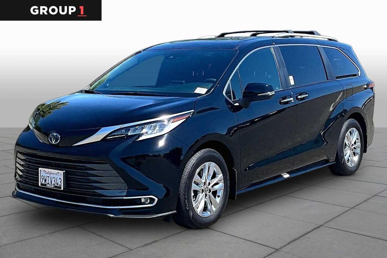 2025 Toyota Sienna Limited Folsom CA