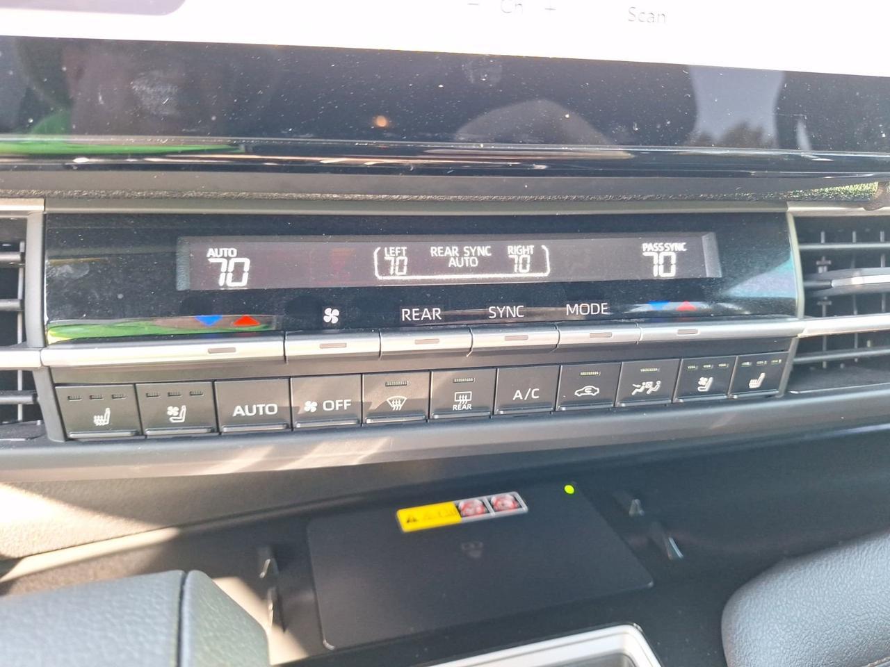 2025 Toyota Sienna Limited Hurst TX