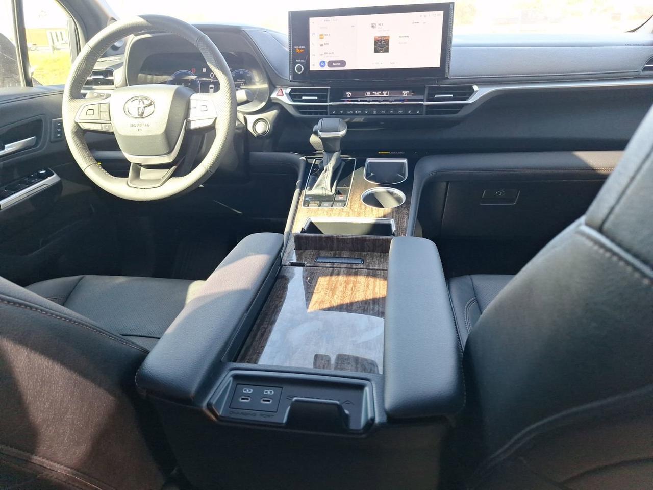 2025 Toyota Sienna Limited Hurst TX