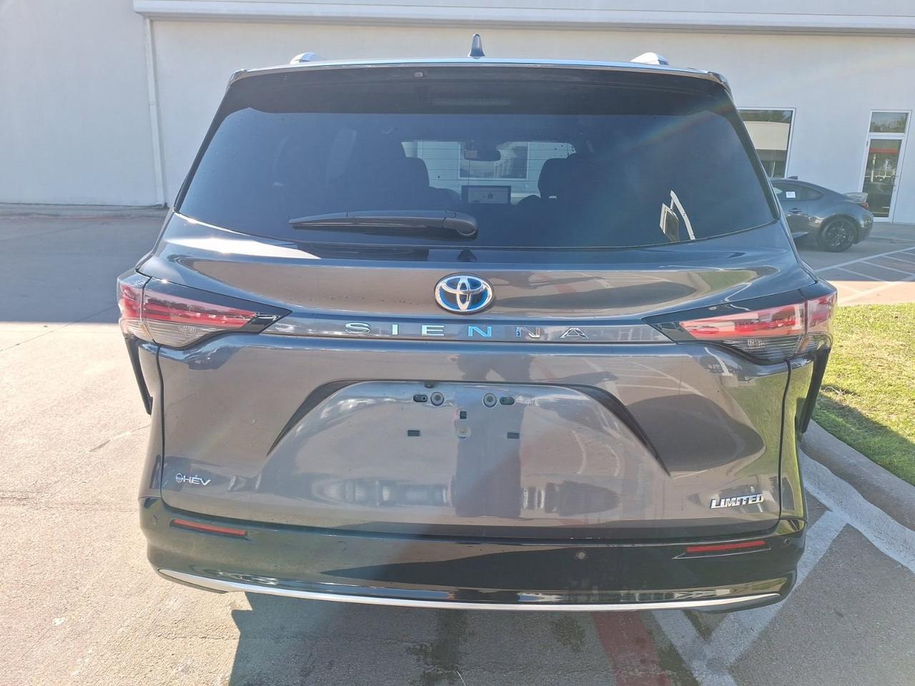 2025 Toyota Sienna Limited Hurst TX