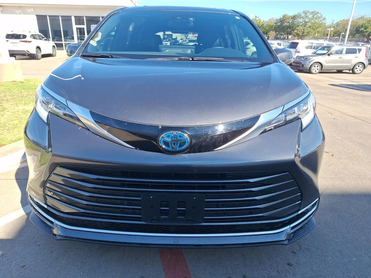 2025 Toyota Sienna Limited Hurst TX