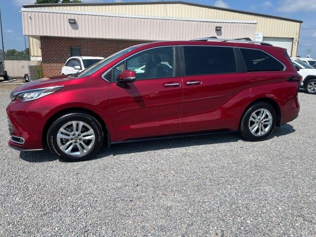 2025 Toyota Sienna Limited Hybrid AWD
