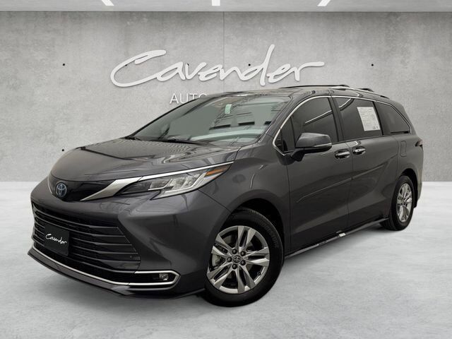 2025 Toyota Sienna Limited Inglewood  CA