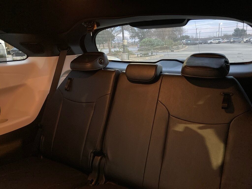 2025 Toyota Sienna Limited San Antonio TX