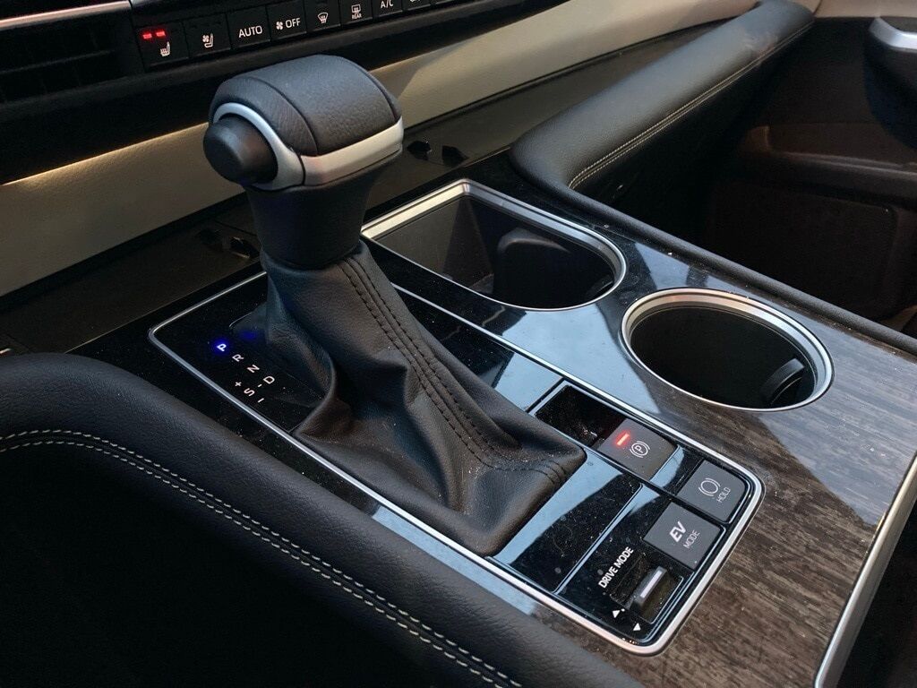 2025 Toyota Sienna Limited San Antonio TX